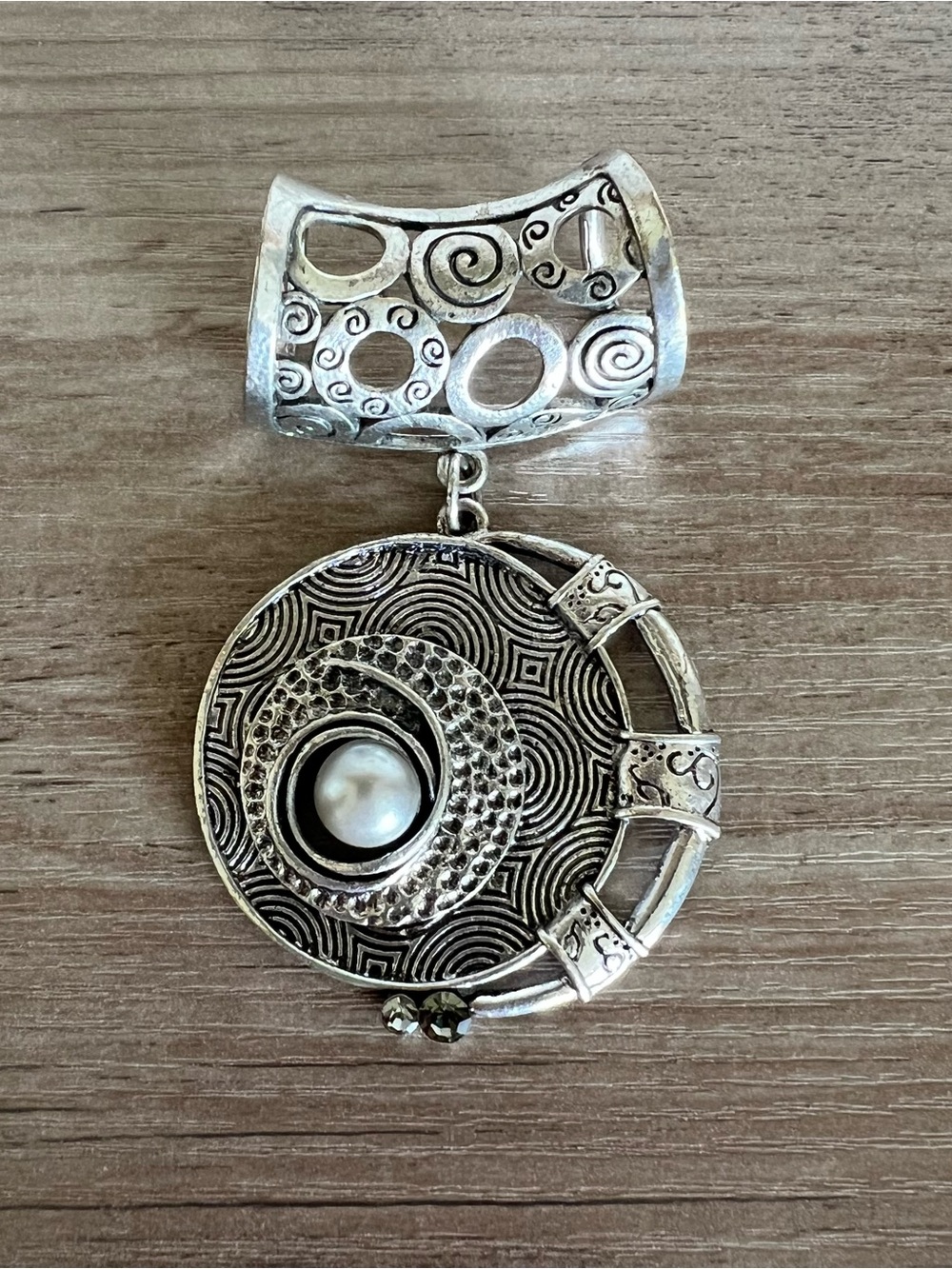 VTG GB Silver-tone Pearl Scarf Ring Pendant Jewelry Neck Scarves Abstract Art